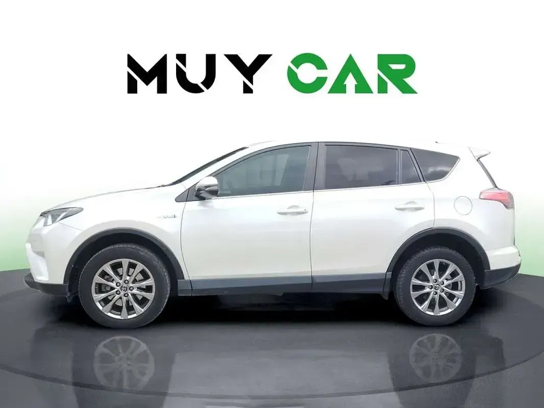 Usado Toyota RAV4 Hybrid Advance 197 CV (144 kW) 2017 Blanco SUV