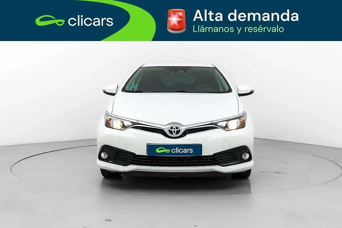 Usado Toyota Auris Business Edition 116 CV (85 kW) 2018 Blanco Utilitario
