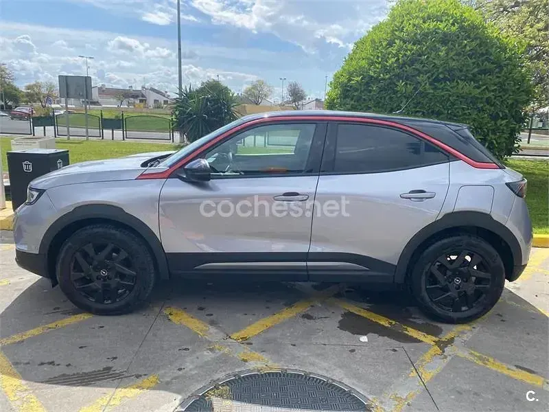 Usado Opel Mokka Edition 136 CV (100 kW) 2023 Gris / plata SUV
