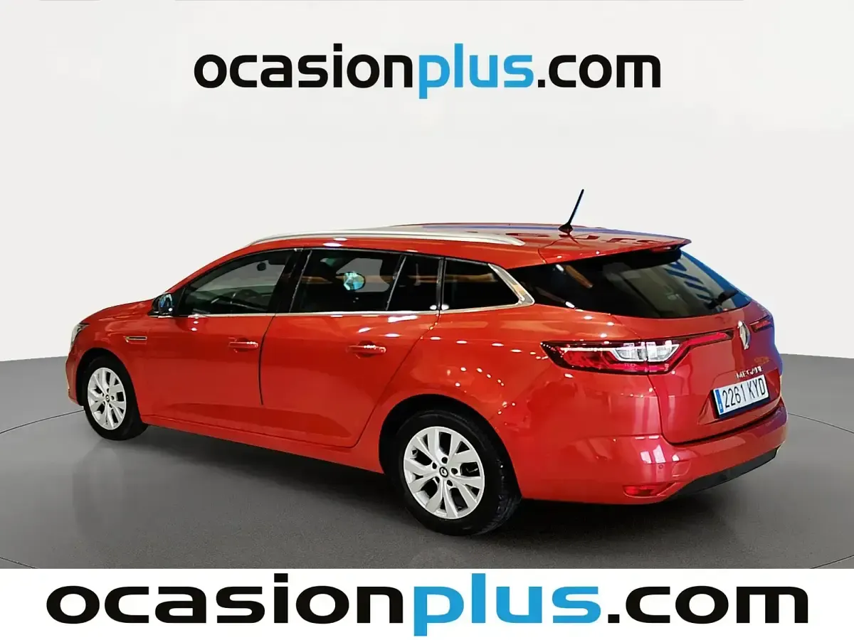 Usado Renault Mégane GrandTour LIMITED 140 CV (102 kW) 2019 Rojo Familiar