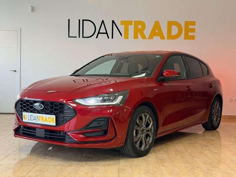 Burdeos Usado 2023 Ford Focus ST-Line X Utilitario | 16.790 € (Precio justo) - Imagen 1/4