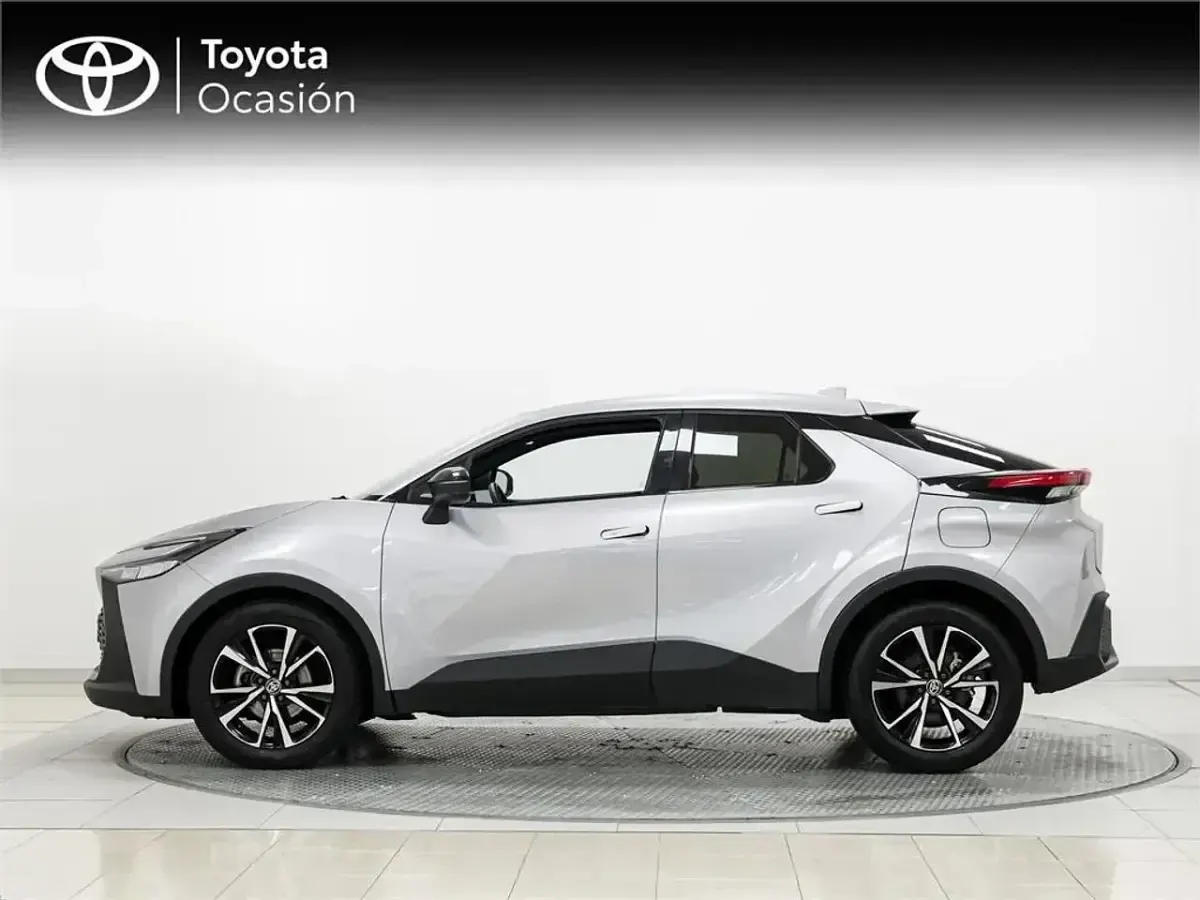 Usado Toyota C-HR Advance 140 HP (102 kW) 2024 Cinzento SUV
