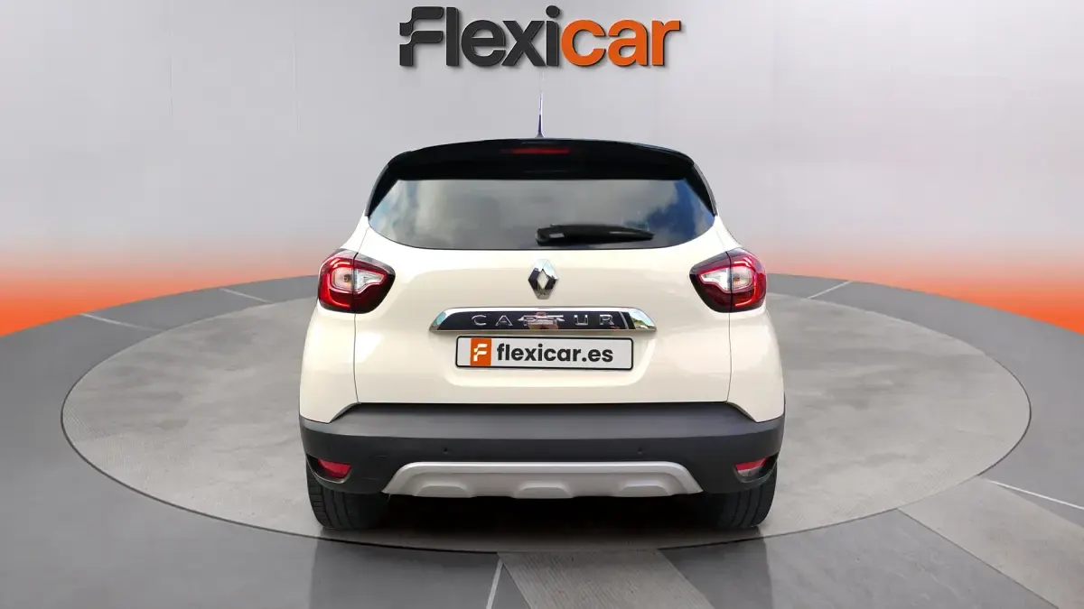 Usado Renault Captur Intens 90 CV (66 kW) 2018 Beige SUV