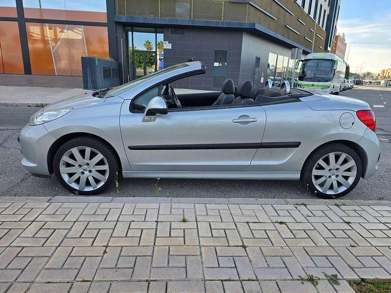 Usado Peugeot 207 CC 120 CV (88 kW) 2008 Gris / plata Descapotable