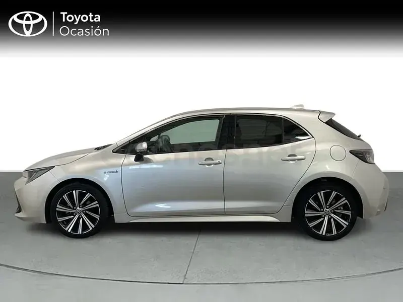 Usado Toyota Corolla Style 122 CV (89 kW) 2021 Gris / plata Berlina