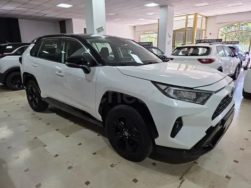 Usado Toyota RAV4 Hybrid Business Edition 222 CV (163 kW) 2022 Blanco SUV