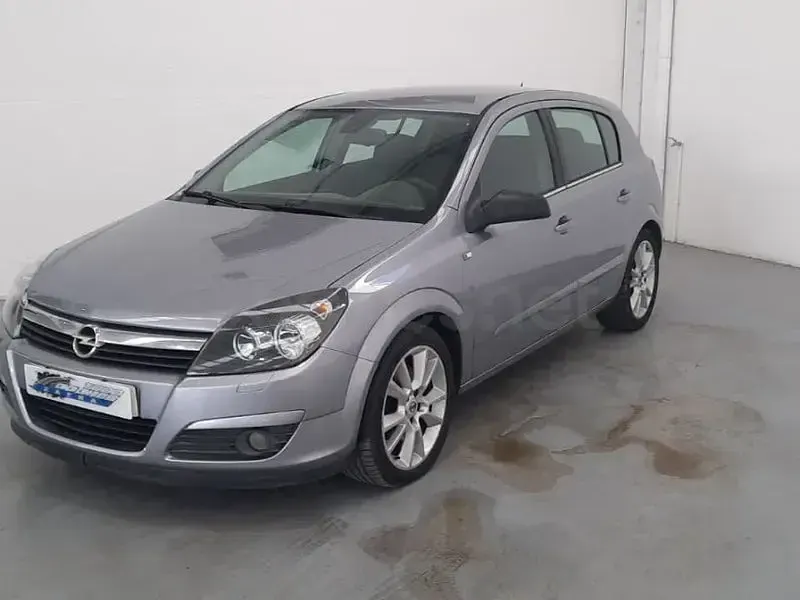 Usado Opel Astra Cosmo 120 CV (88 kW) 2006 Gris / plata Berlina