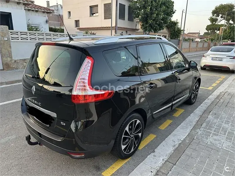 Usado Renault Grand Scénic Bose Edition 130 CV (95 kW) 2015 Negro Monovolumen