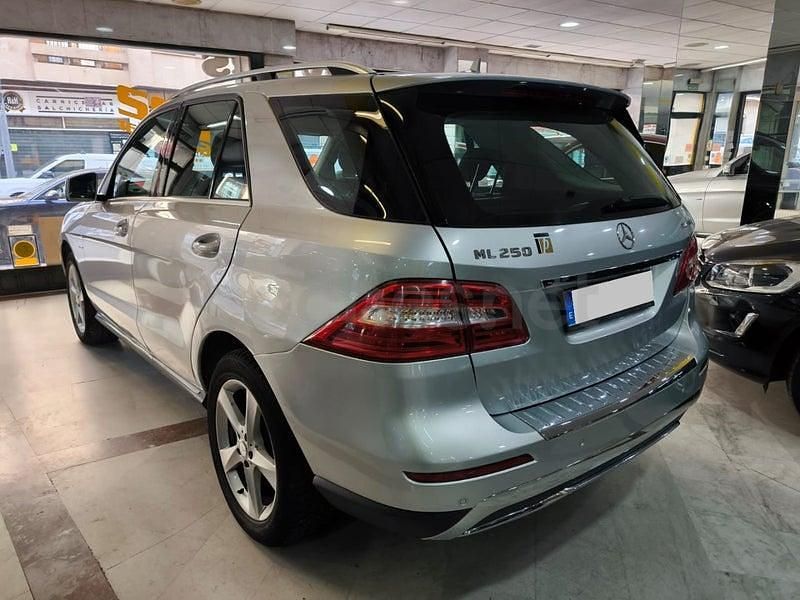 Usado Mercedes ML250 204 CV (150 kW) 2012 Gris / plata SUV