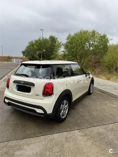 Usado Mini ONE 102 CV (75 kW) 2022 Beige Utilitario