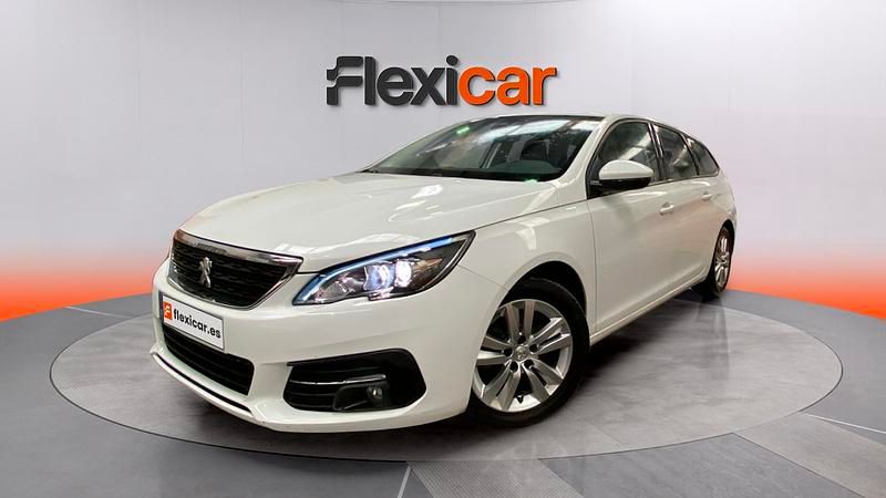 Usado Peugeot 308 Access 100 CV (73 kW) 2018 Blanco Berlina