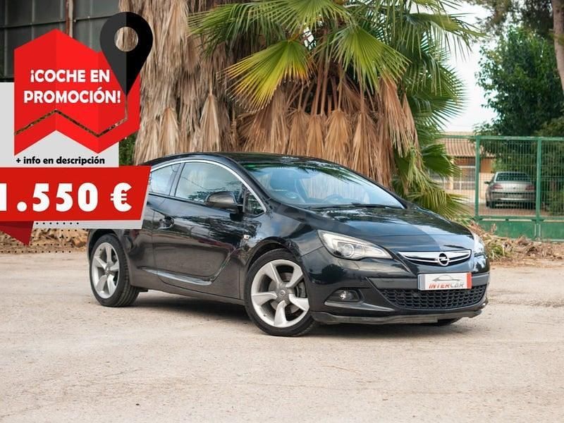 Usado Opel Astra GTC Selective 136 CV (100 kW) 2015 Negro Berlina