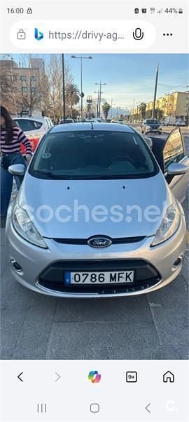 Usado Ford Fiesta Titanium 70 CV (51 kW) 2011 Gris / plata Berlina