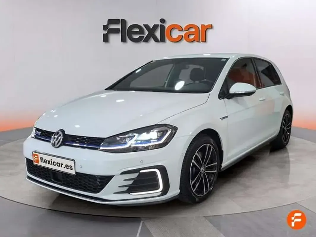 Usado VW Golf VII GTE 204 CV (150 kW) 2020 Blanco Berlina