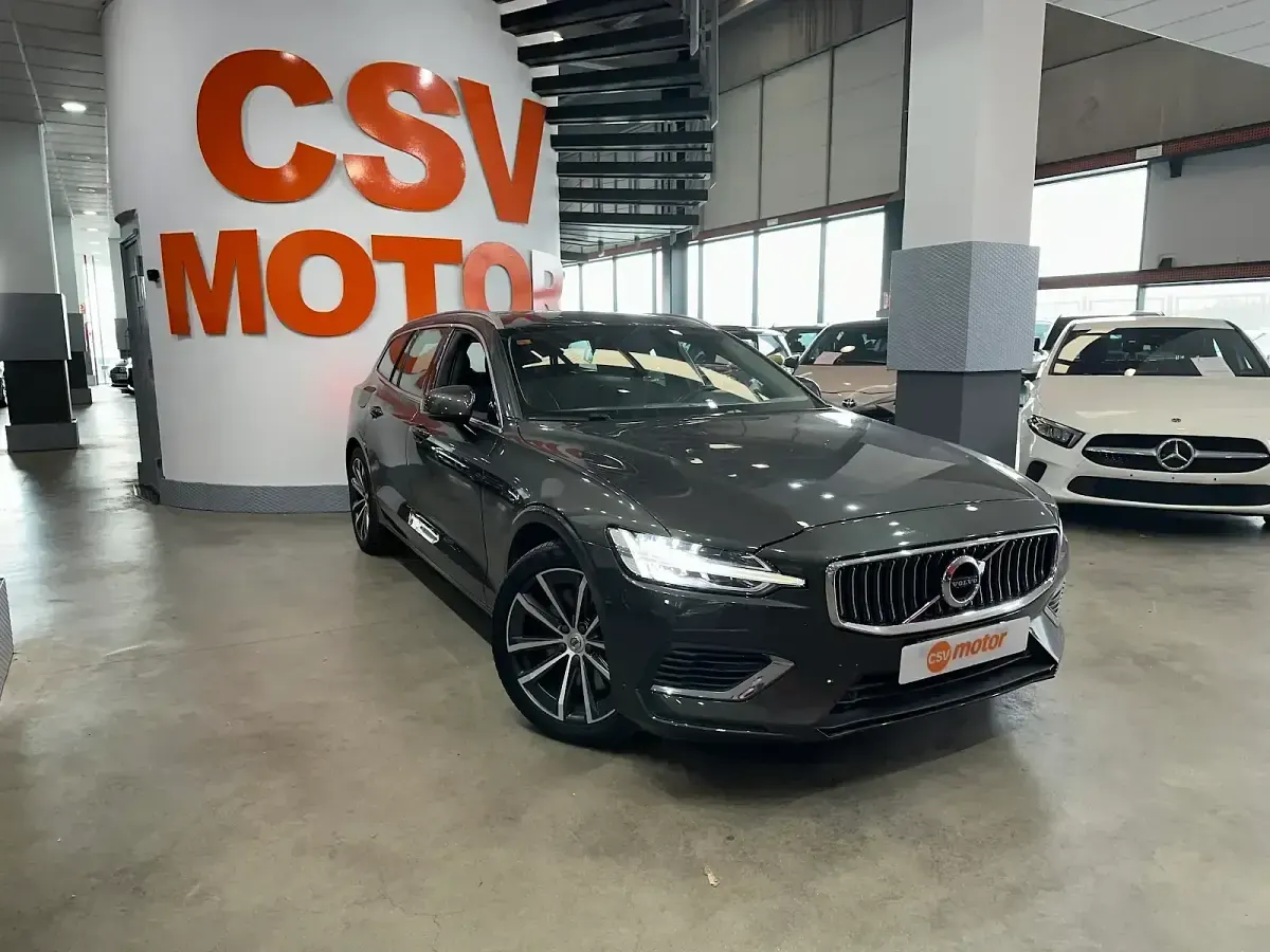 Usado Volvo V60 Inscription 340 CV (250 kW) 2021 Gris Familiar