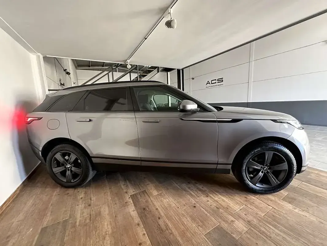 Usado Land Rover Range Rover Velar SE 180 CV (132 kW) 2020 Gris / plata SUV
