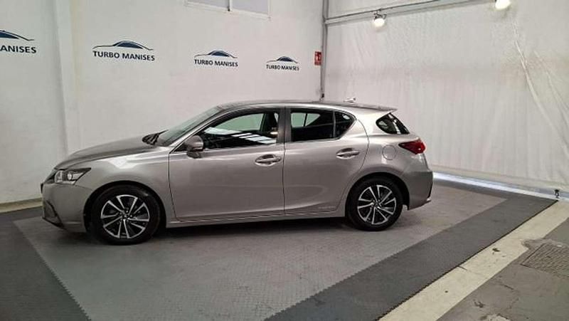 Usado Lexus CT200h Business Edition 136 CV (100 kW) 2020 Gris Utilitario