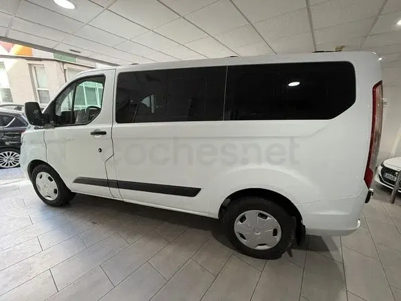Usado Ford Tourneo Trend 170 CV (125 kW) 2018 Blanco Monovolumen