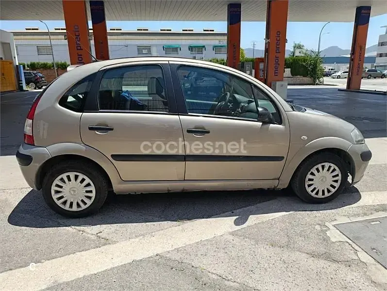 Usado Citroën C3 Furio 70 CV (51 kW) 2007 Beige Berlina