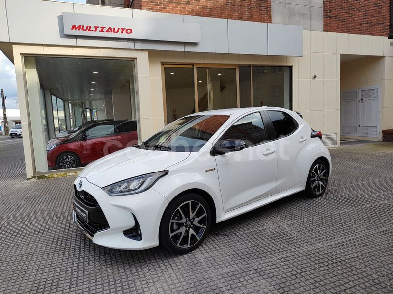 Blanco Usado 2021 Toyota Yaris Hybrid Style Berlina | 19.990 € (Precio justo) - Imagen 1/4