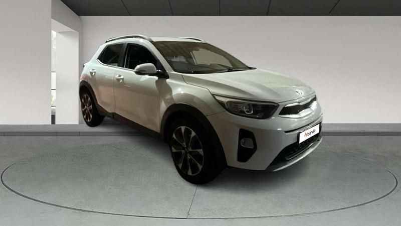 Usado Kia Stonic 101 CV (74 kW) 2019 Blanco SUV