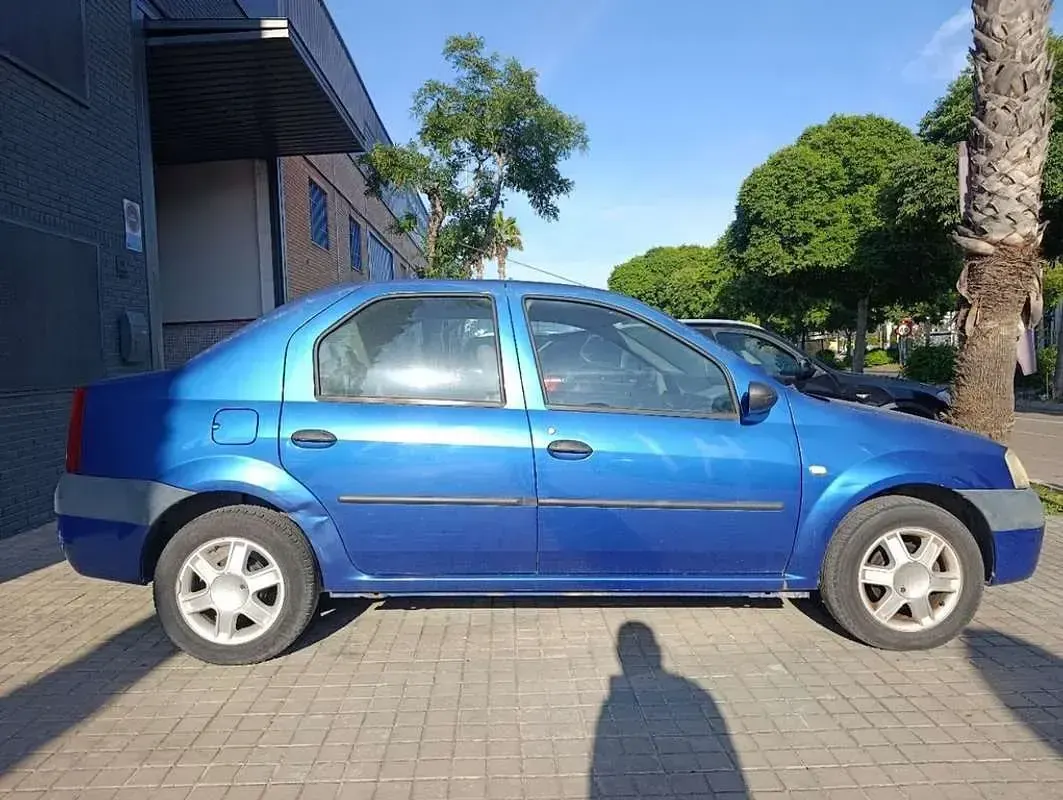 Usado Dacia Logan Lauréate 75 CV (55 kW) 2006 Azul Utilitario