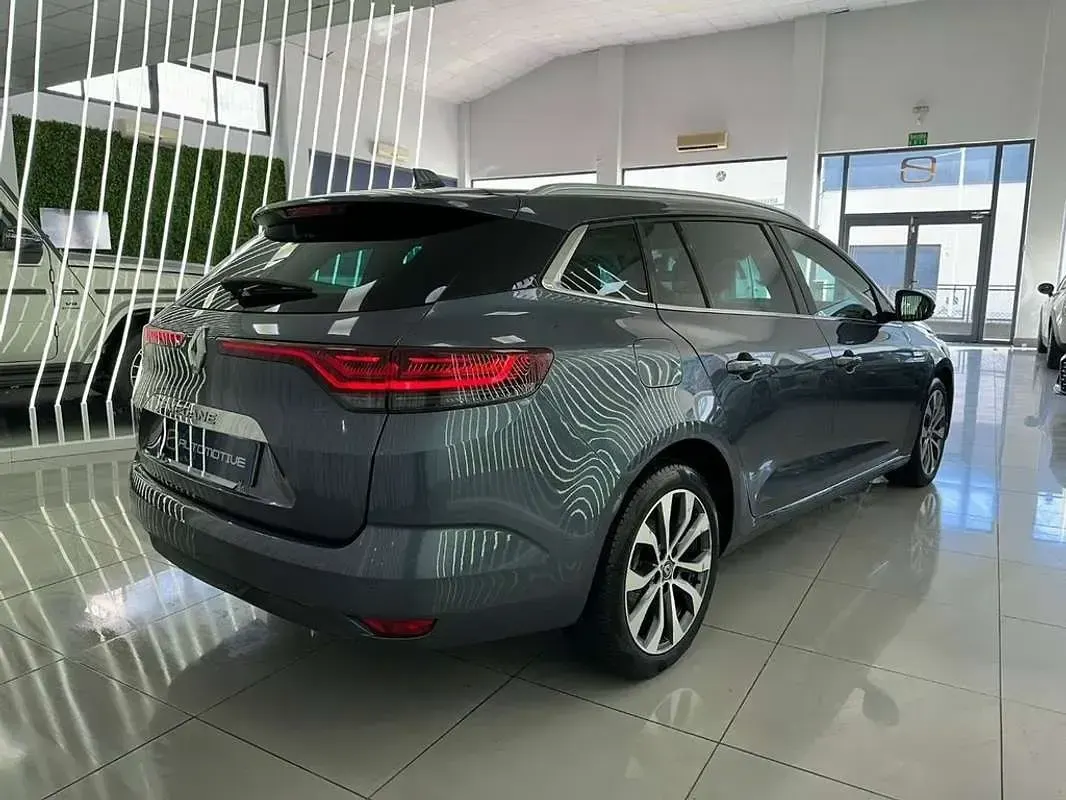Usado Renault Mégane GrandTour Techno 116 CV (85 kW) 2023 Negro Familiar