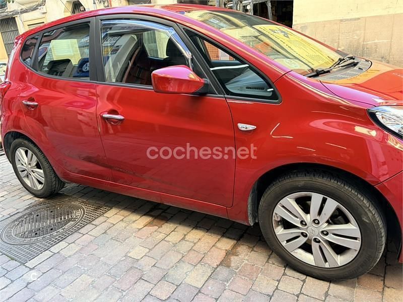 Usado Hyundai ix20 115 CV (84 kW) 2013 Rojo Utilitario