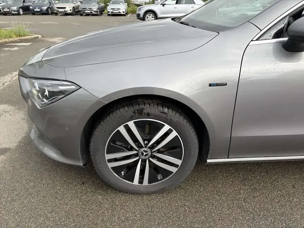Usado Mercedes CLA250e Shooting Brake 218 CV (160 kW) 2020 Gris Familiar