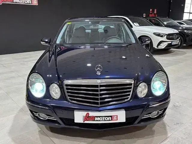 Usado Mercedes E280 Avantgarde 190 CV (139 kW) 2007 Azul Berlina