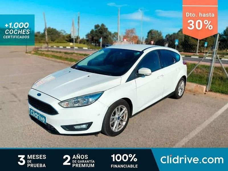 Blanco Usado 2016 Ford Focus Titanium Utilitario | 6290 € (Buen precio) - Imagen 1/4
