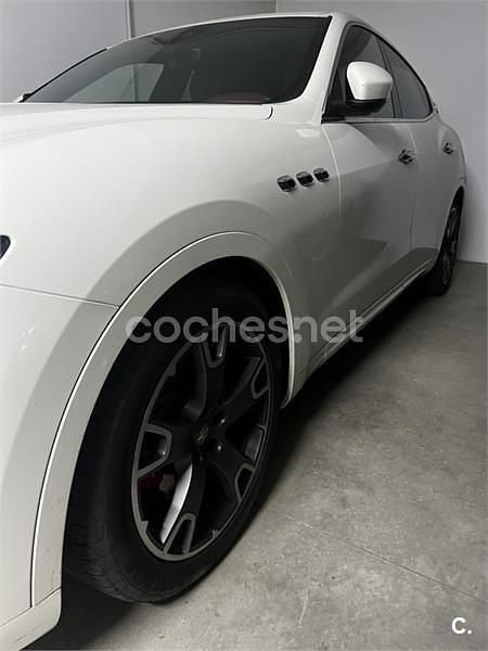 Usado Maserati Levante 275 CV (202 kW) 2016 Blanco SUV