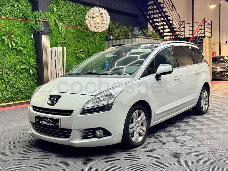 Usado Peugeot 5008 Allure 150 CV (110 kW) 2014 Blanco Monovolumen