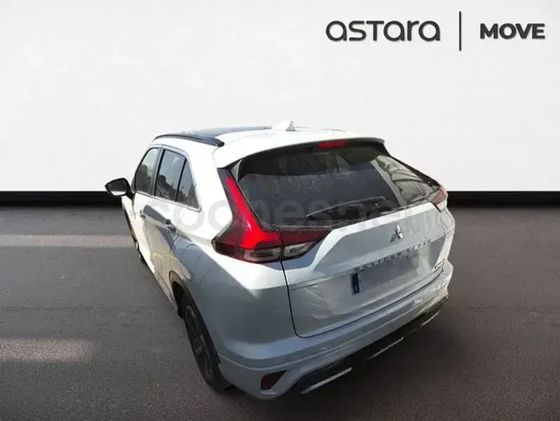 Usado Mitsubishi Eclipse Cross 188 CV (138 kW) 2023 Blanco SUV