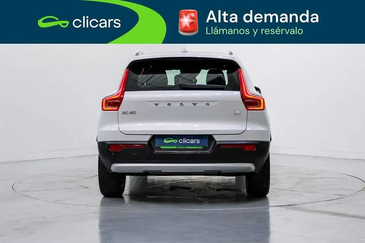 Usado Volvo XC40 Plus 179 CV (131 kW) 2022 Blanco SUV