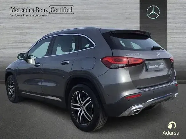 Usado Mercedes GLA200 Progressive 150 CV (110 kW) 2022 Gris montaña SUV