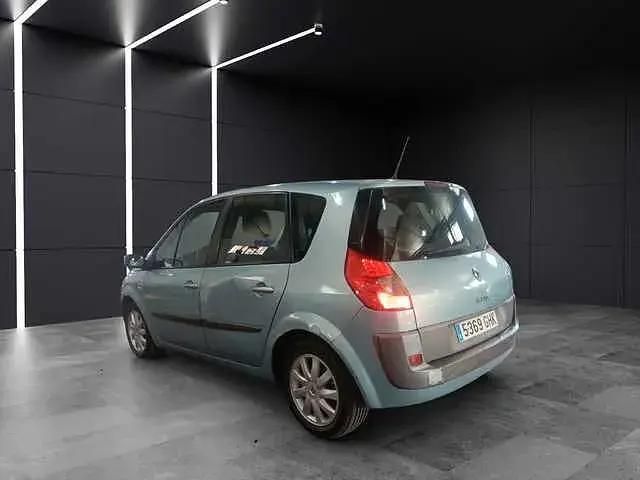 Usado Renault Scénic II Dynamique 106 CV (77 kW) 2008 Monovolumen