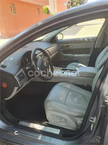 Usado Jaguar XF Premium Luxury 272 CV (200 kW) 2009 Gris / plata Berlina