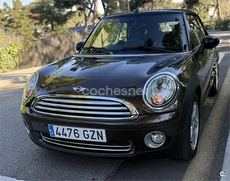 Usado Mini Cooper Cabriolet 116 CV (85 kW) 2010 Marrón Descapotable