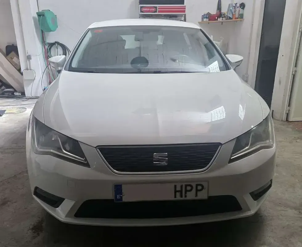 Usado Seat Leon Style 105 CV (77 kW) 2013 Blanco Utilitario