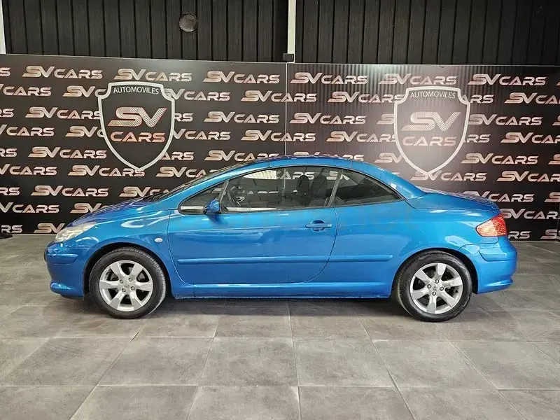 Usado Peugeot 307 CC 110 CV (80 kW) 2007 Azul Descapotable