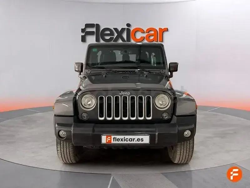Usado Jeep Wrangler Unlimited Sahara 200 CV (147 kW) 2017 Gris / plata SUV