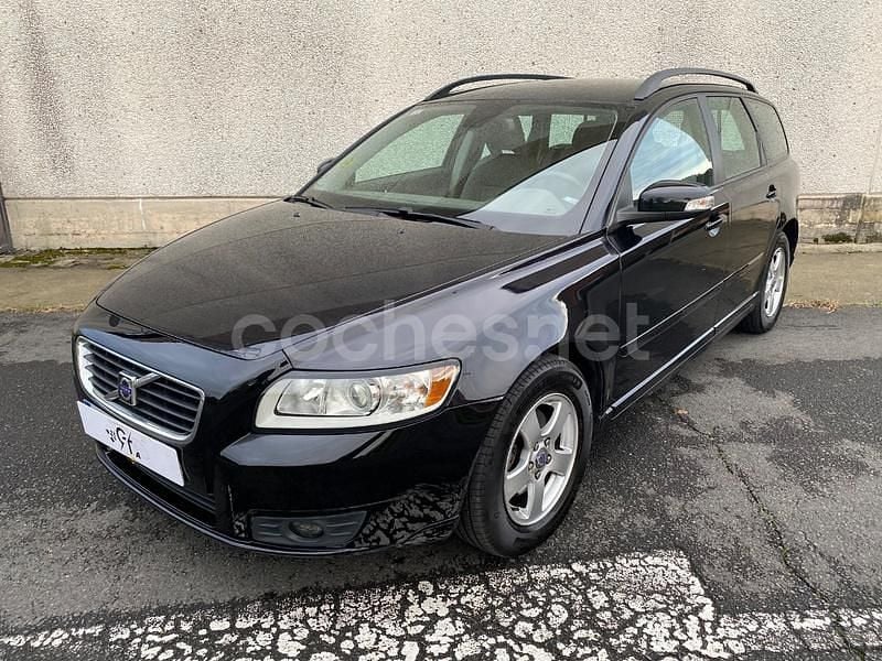 Negro Usado 2009 Volvo V50 Momentum Familiar | 5990 € - Imagen 1/4