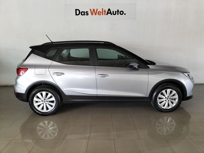 Usado Seat Arona Style 115 CV (84 kW) 2024 Gris plata SUV
