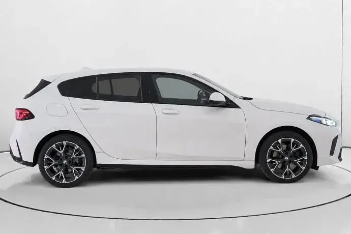 Usado BMW 118 Comfort Edition 150 CV (110 kW) 2025 Utilitario