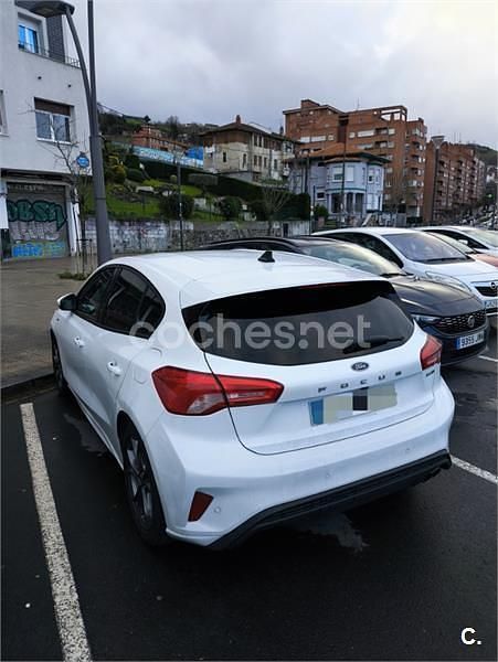 Usado Ford Focus ST-Line 125 CV (91 kW) 2021 Blanco Berlina
