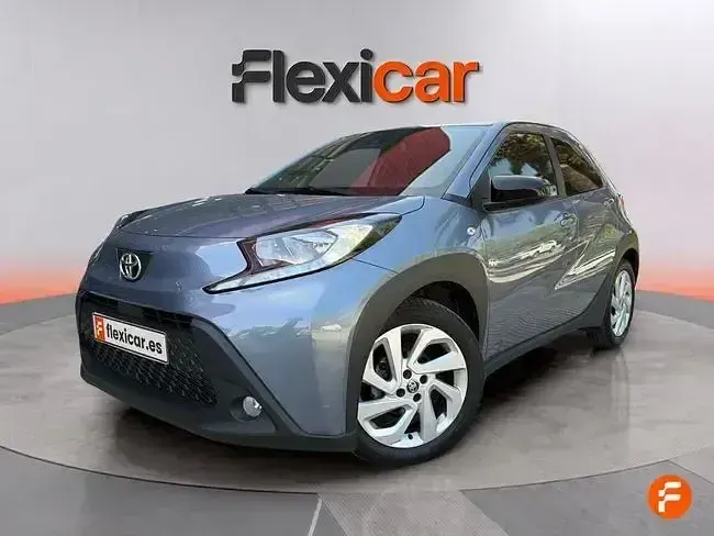 Usado Toyota Aygo 72 CV (52 kW) 2024 Gris