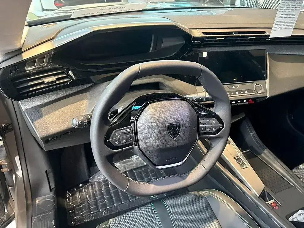 Nuevo Peugeot 408 Allure 145 CV (106 kW) 2025 Gris Berlina