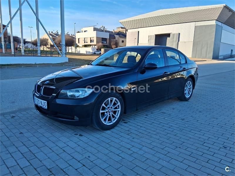 Negro Usado 2006 BMW 318 Berlina | 4200 € (Buen precio) - Imagen 1/4