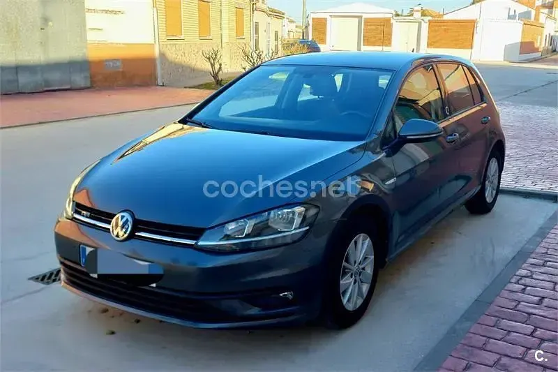 Usado VW Golf VII Edition 115 CV (84 kW) 2019 Gris / plata Berlina